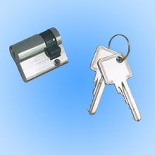 溫州市雅登鎖業(yè) 專業(yè)制造與銷售鎖具、五金制品及鋼材